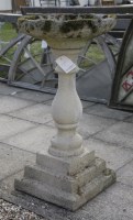 Lot 1081 - A reconstituted stone bird bath