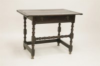Lot 316 - An oak side table