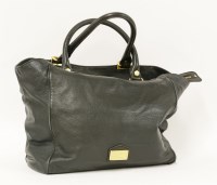 Lot 1032 - A Marc Jacobs black leather tote shoulder handbag