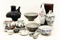 Lot 294 - A collection of 19th and 20th century Chinese ceramics