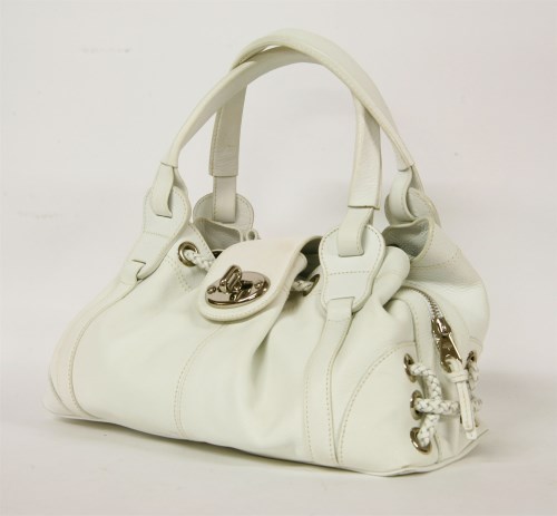 Lot 1110 - A Mulberry 'Agyness' white leather tote handbag
featuring plaited rope detail to side and back