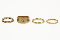 Lot 210 - A 9ct gold gentlemen's single stone diamond set signet ring
