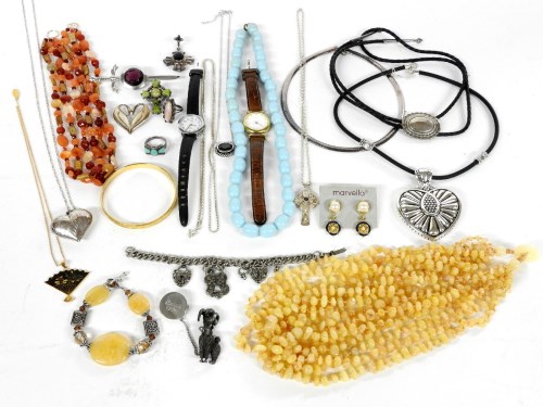 Lot 267 - A quantity of costume jewellery