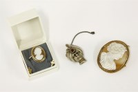 Lot 259 - A collection of costume jewellery