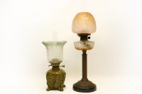 Lot 520 - A column oil lamp