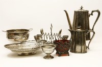 Lot 552 - A collection of silver plated items