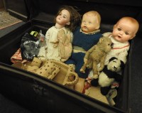Lot 461 - A collection of dolls
