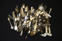 Lot 496 - A quantity of silver teaspoons