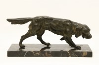 Lot 512 - An early 20th century bronze of a setter on marble base