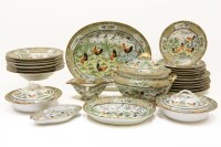 Lot 201 - A 20th century Chinese Canton Export porcelain dinner service