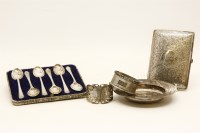 Lot 70 - A cased set of hallmarked silver teaspoons