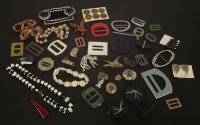 Lot 1616 - A collection of costume jewellery