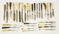 Lot 43 - Thirty various cutlery items