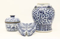 Lot 191 - A collection of Chinese ceramics