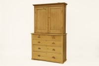 Lot 496 - An early 20th century chest of drawers