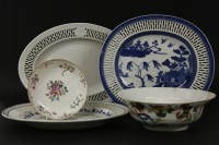 Lot 188 - A Chinese blue and white oval dish