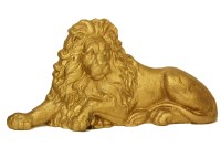 Lot 392 - An oversized cast iron door stop in the form of a lion overpainted 69cm long