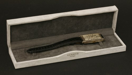 Lot 1543 - A gentlemen's sterling silver Hermès mechanical strap watch