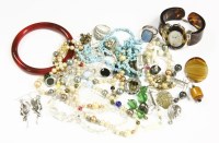 Lot 72 - A small quantity of costume jewellery