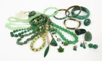 Lot 71 - A collection of jewellery to include an Art Deco green paste and crystal bead drop necklace