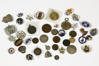 Lot 129 - A collection of mixed badges