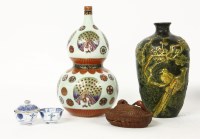 Lot 190 - A collection of oriental items including a double gourd vase