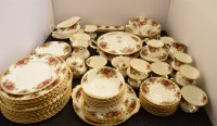 Lot 306 - A large collection of 'Old Country Roses' Royal Albert china to include gravy jug