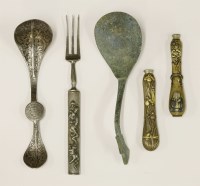 Lot 394 - An early Chinese bronze spoon