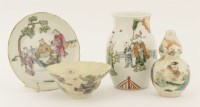 Lot 445 - A collection of Chinese ceramics