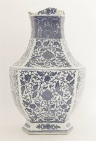Lot 452 - A Chinese blue and white vase