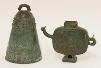 Lot 314 - A Japanese bronze bell