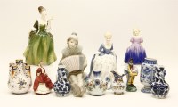 Lot 195 - A small quantity of porcelain items