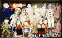 Lot 189 - A quantity of miniature dolls