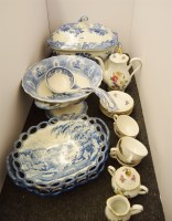 Lot 344 - A 19th century blue and white pottery tureen cover and stand