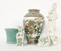 Lot 415 - A group of Chinese porcelain