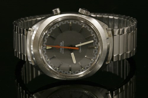 Lot 415 - A gentlemen's stainless steel Omega Genève Chronostop mechanical watch