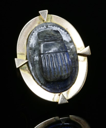 Lot 18 - A gold labradorite carved scarab beetle ring