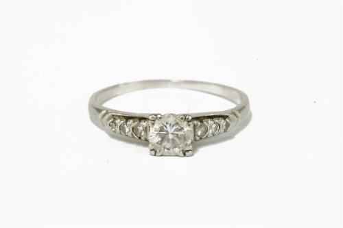Lot 53 - A single stone diamond ring