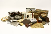 Lot 126 - A quantity of tobacco related items