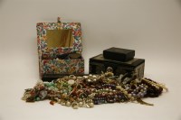Lot 127 - A box of costume jewellery