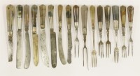 Lot 444 - Eight knives and eight forks