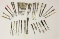 Lot 452 - A miscellaneous group of small forks and knives