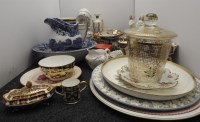 Lot 187 - A large quantity of various decorative ceramics