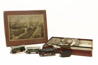 Lot 1138 - A pre-war Marklin 00 boxed train set