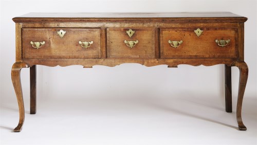 Lot 169 - An oak dresser