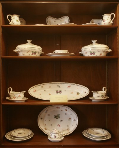 Lot 180 - An extensive 'di Doccia of Florence' pottery part dinner service