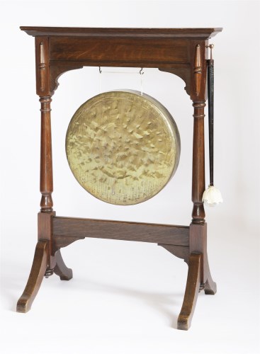Lot 54 - A Victorian oak dinner gong