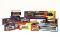 Lot 281 - A collection of Hornby '00' and other model railway items