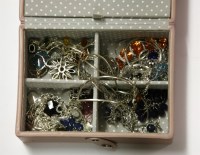 Lot 36A - A small jewellery box containing a quantity of silver gem set jewellery