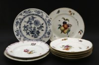 Lot 225 - Eight Continental porcelain plates